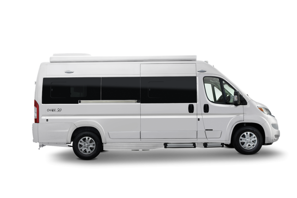 RT2025-21ft-SIDE-WHITE-CHROME-CHASE50-C-1