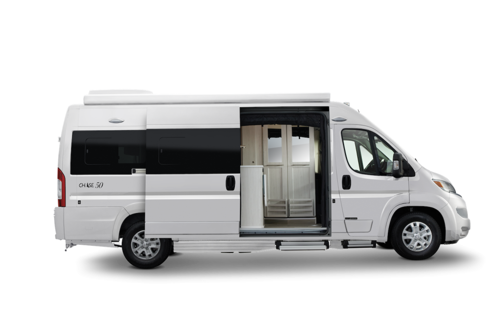 RT2025-21ft-SIDE-WHITE-COBALT-CHASE50-O-WS
